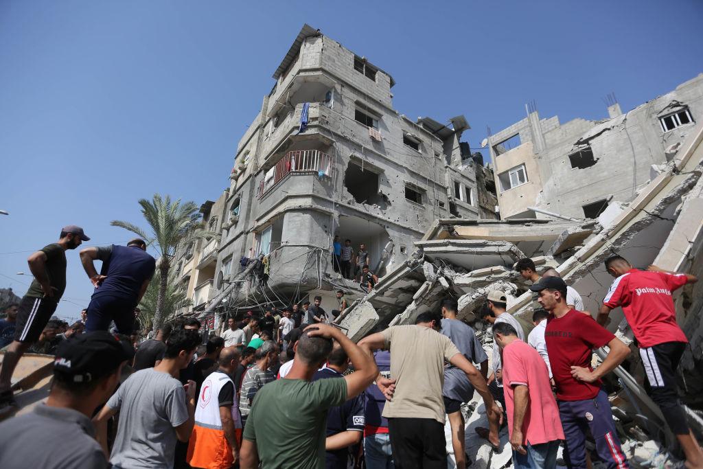 Bombing of Gaza Intensifies as Two Israeli Hostages Released