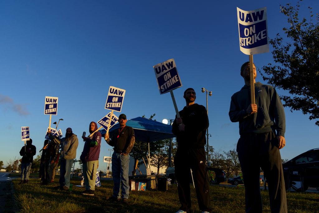 Kentucky UAW Workers Reject Ford Contract Ratification