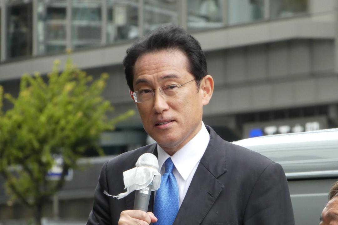 Japan: PM Sacks Son After Party at Official Residence