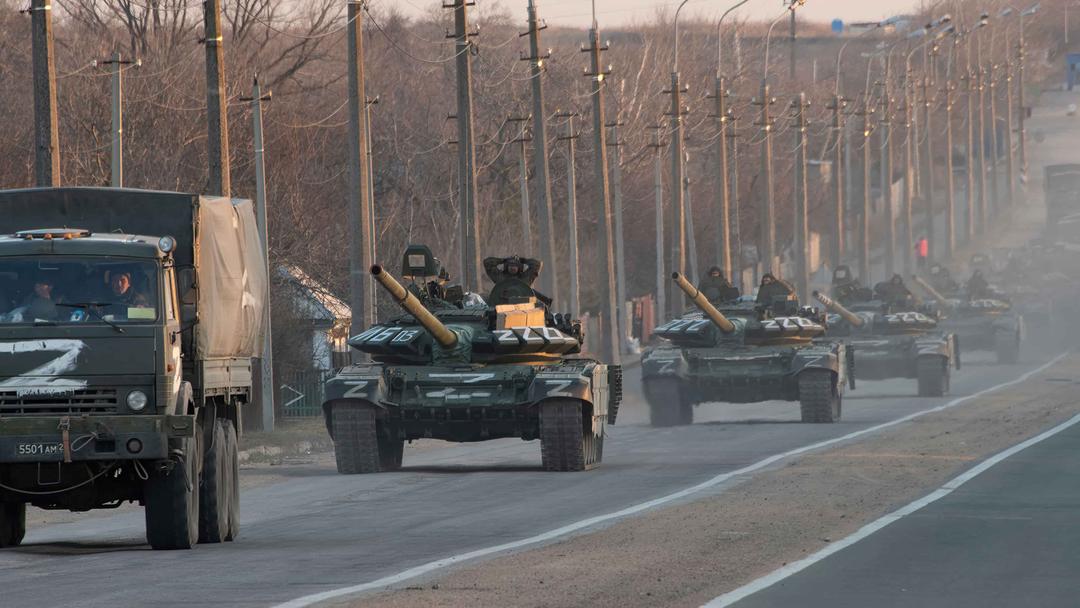 Day 39: Mass Graves Reportedly Discovered in Bucha, Russia Refocuses Strategy on Donbas & East