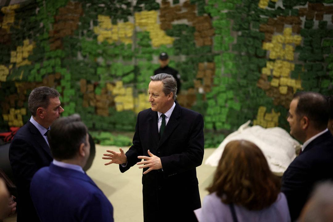 UK's Cameron Meets Trump in Florida Ahead of Blinken Visit