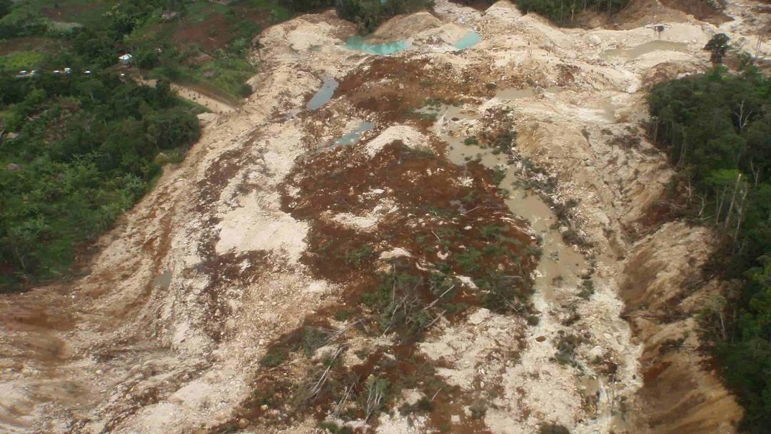 Thousands Buried in Papua New Guinea Landslide