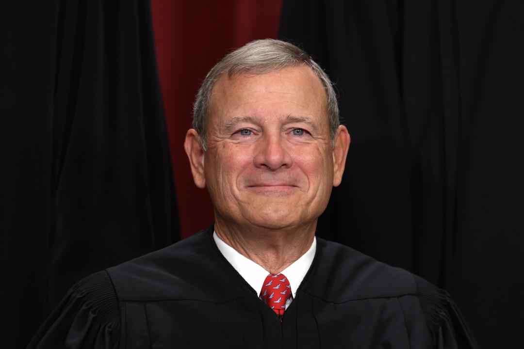 Roberts Rebuffs Senate Democrats' Invitation to Discuss Ethics, Alito