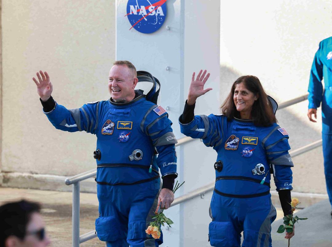 Boeing Starliner Docks With Space Station