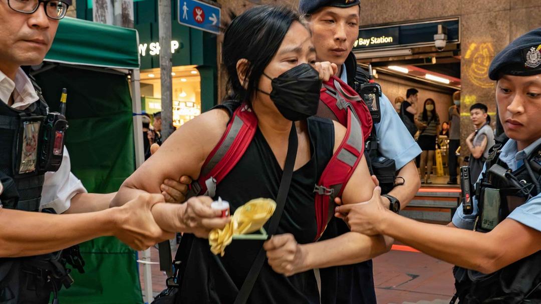 Hong Kong: Resigning UK Judge Says City's Rule of Law 'Compromised'