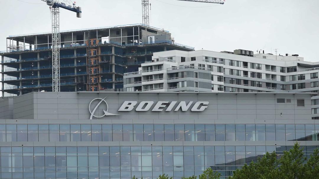 Boeing Names New CEO Amid Posting $1.4B in Losses