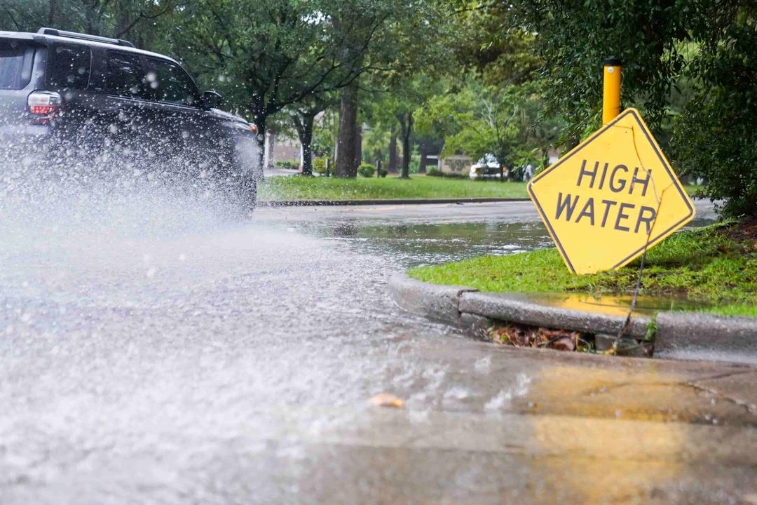 Tropical Storm Debby Moves up Eastern US, Leaves 5 Dead