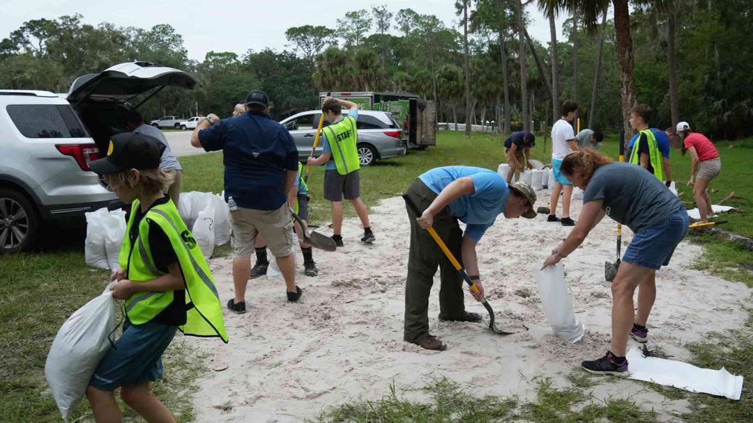 FEMA Chief Rebuts Trump's Claims of Migrant Fund Diversion