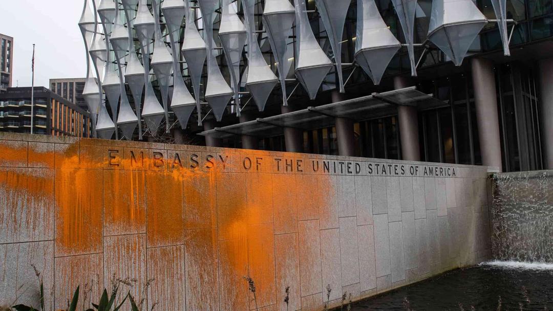 UK: Climate Activists Spray-Paint US Embassy Over Presidential Election Result