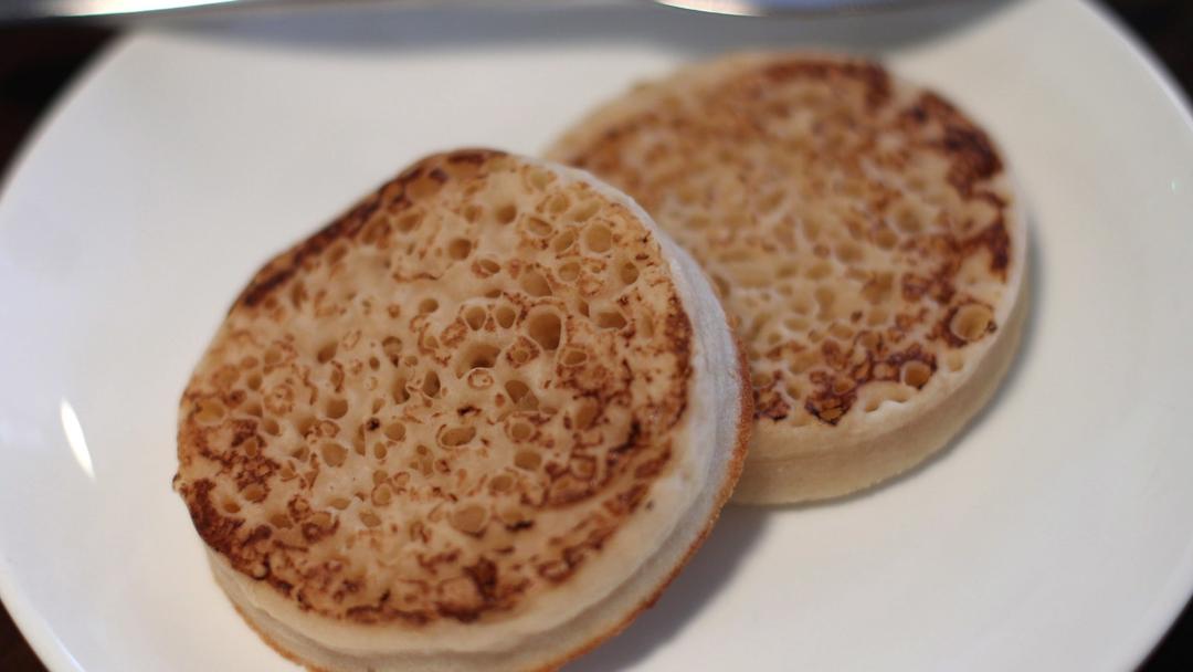 UK Labels Porridge and Crumpets Junk Food, Bans Ads