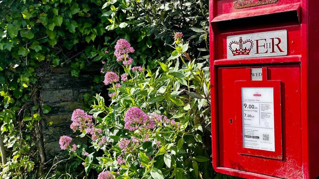 Czech Billionaire's £3.6B Royal Mail Takeover Gets UK Approval
