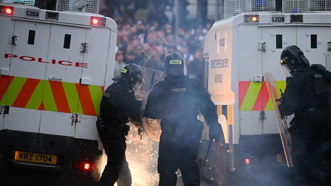 Northern Ireland Riots Continue for Fourth Night