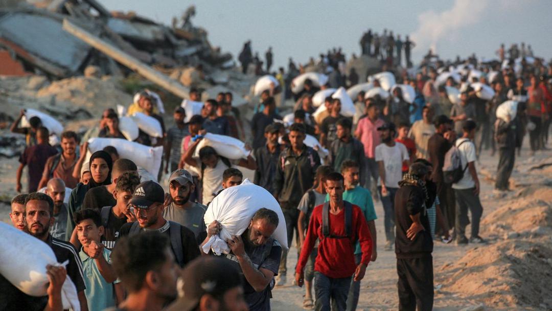 Report: Israeli Tank Fire Kills 70 Palestinians Seeking Aid in Gaza