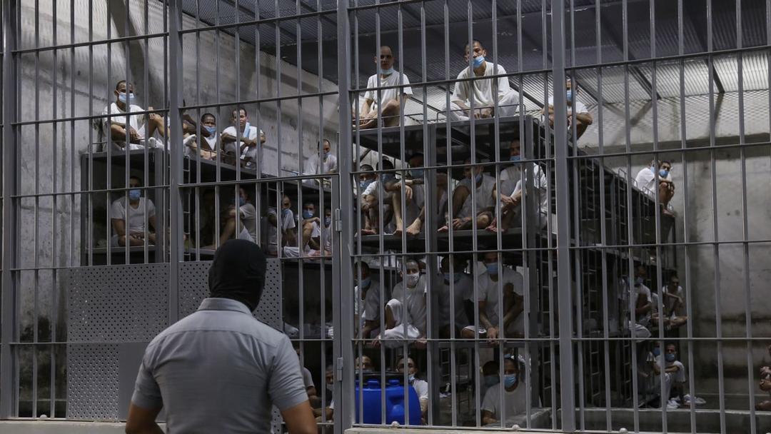 Venezuela Probes El Salvador Officials Over Migrant Abuse Claims