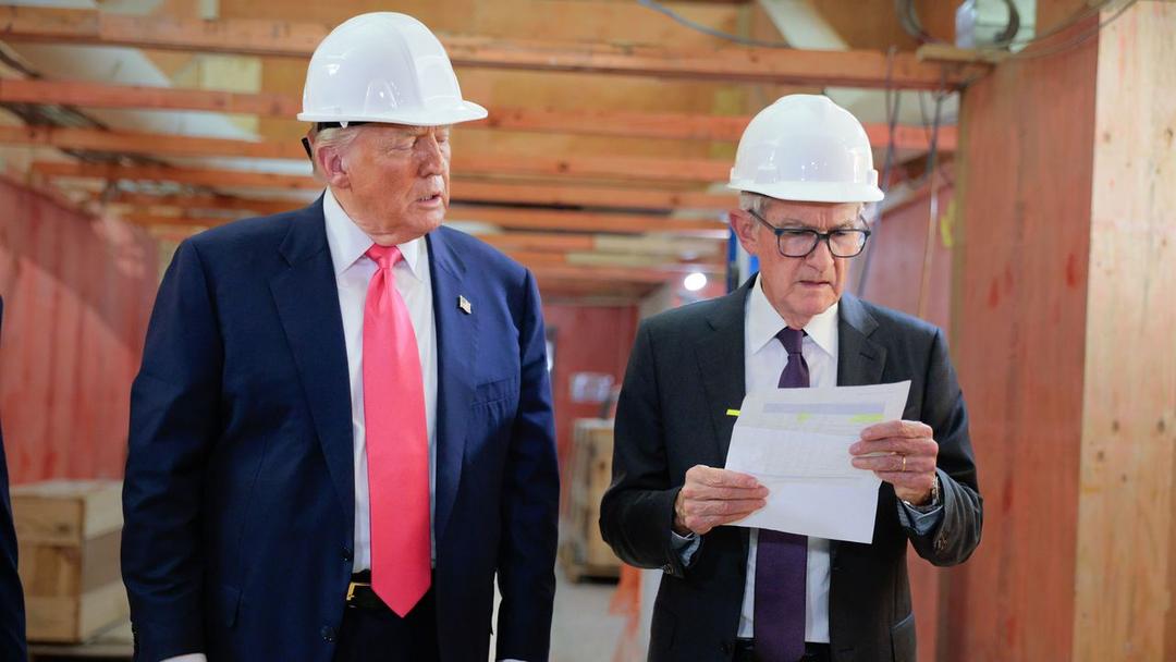 Trump, Powell Clash Over Federal Renovation Costs