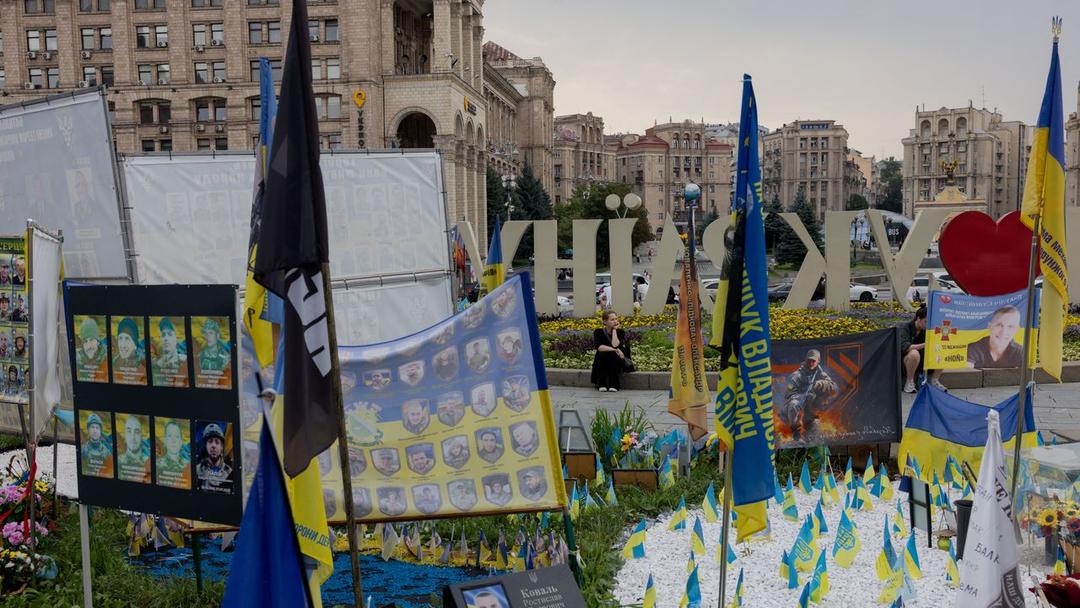 Russia Kills 22 Civilians in Ukraine as Trump Shortens Peace Deadline