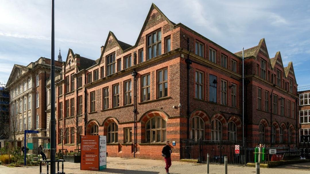 UK Report Alleges Chinese Students Pressured to Spy