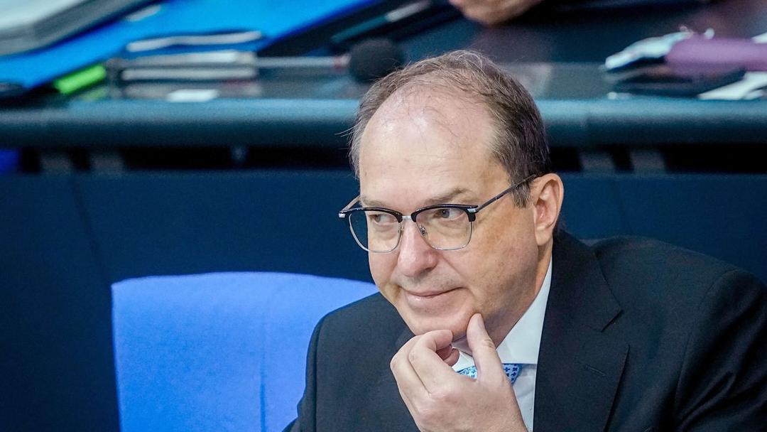 German Ministers Debate Palantir Surveillance Software Adoption
