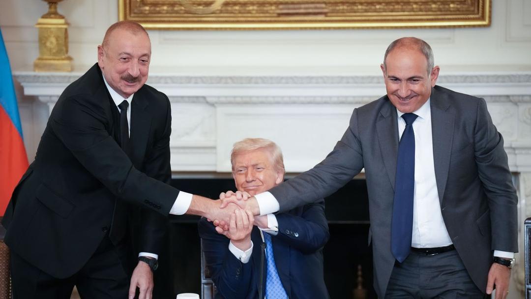 Armenia, Azerbaijan Sign Peace Deal at White House