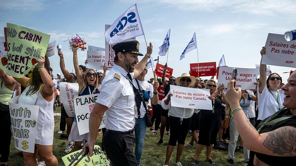 Air Canada Flight Attendants Defy Government Back-to-Work Order
