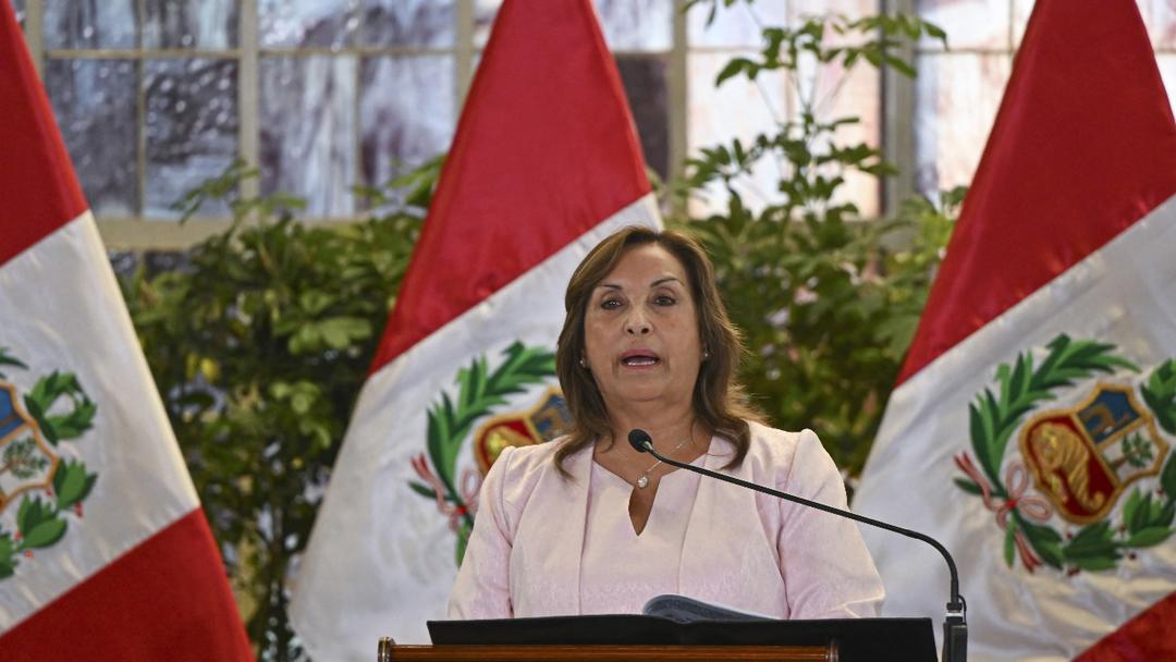 Peru: Top Court Pauses Investigations into President Boluarte