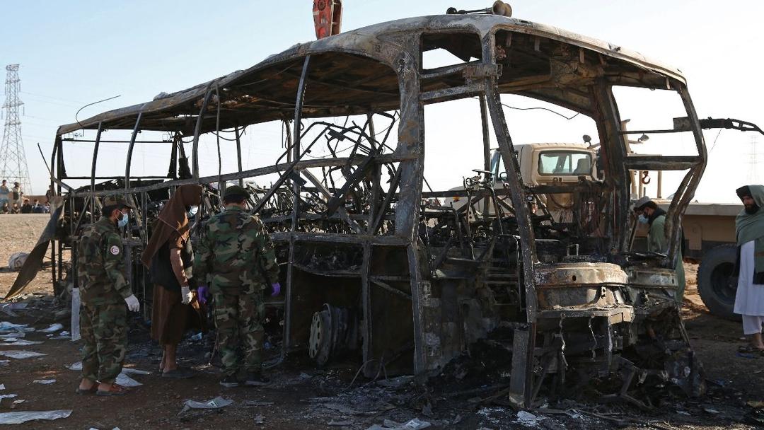 Bus Crash Kills 79 Afghan Deportees Returning from Iran