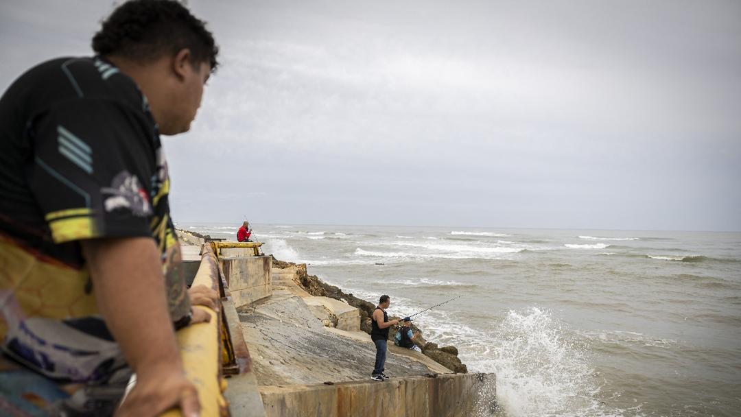 Hurricane Erin Threatens East Coast With Swell, Rip Currents