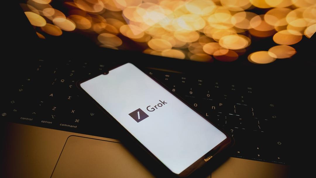 Grok AI Chatbot Exposes 370,000+ User Conversations Online