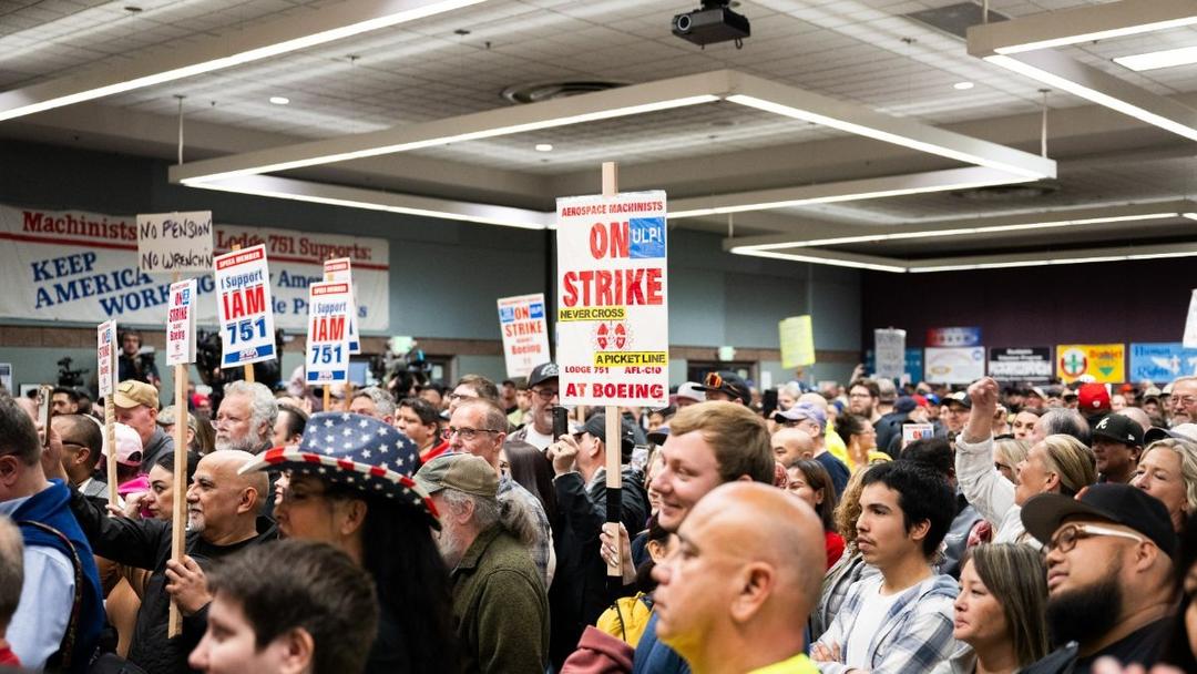 Boeing to Hire Permanent Replacements for Striking Workers