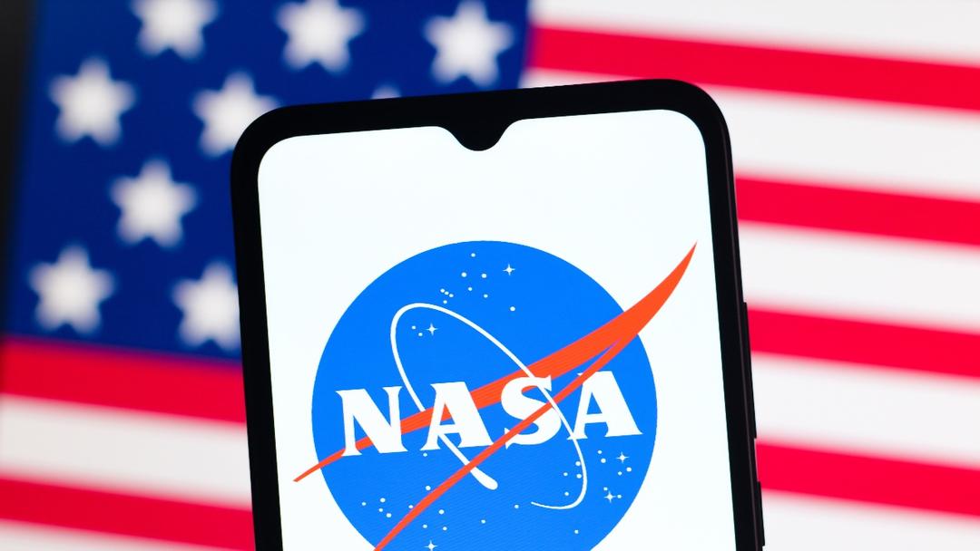 NASA Bars Chinese Nationals From Programs Amid Space Race