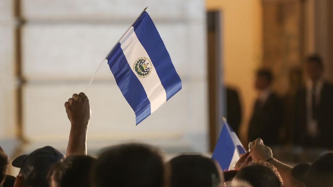 El Salvador: Journalism Association Goes Into Exile