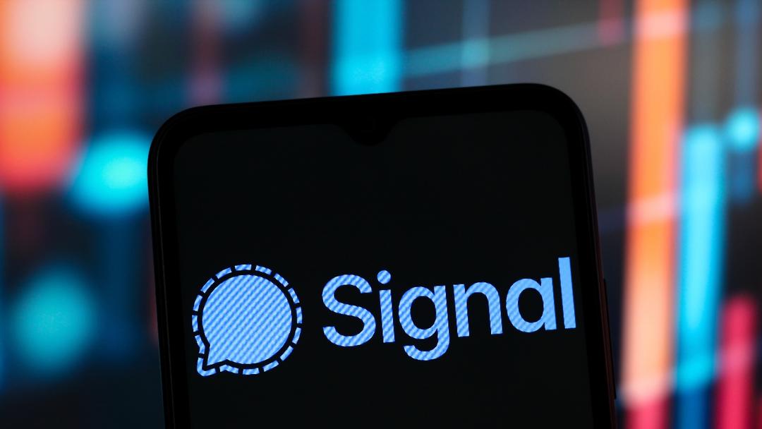 Signal Threatens EU Exit Over Chat Control Regulation