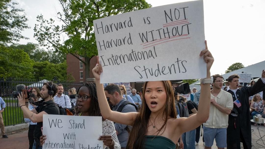 Report: US International Student Arrivals Down by 19%