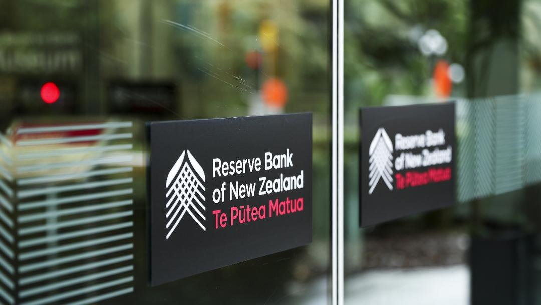 New Zealand Central Bank Cuts Rates 50bp to 2.5%