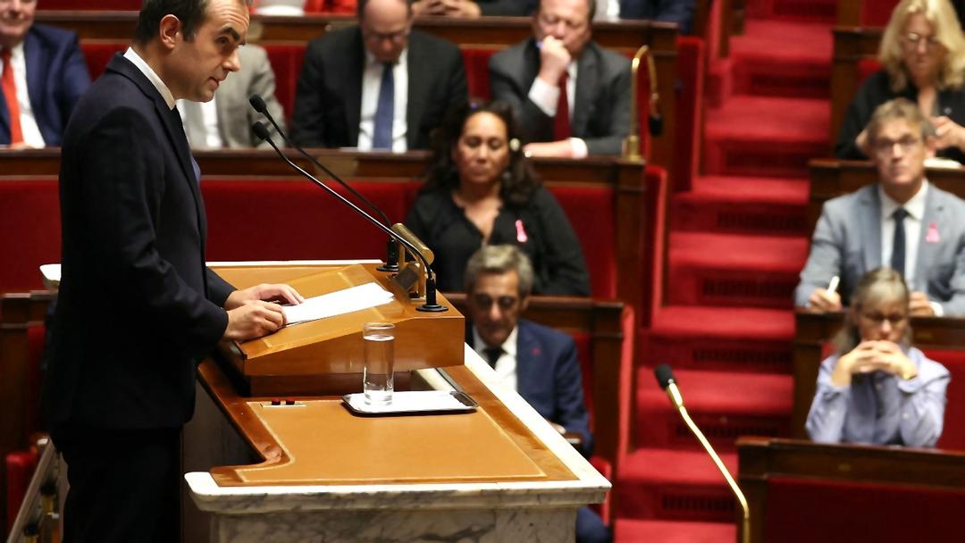France: PM Lecornu Halts Pension Reform in Budget Proposal Ahead of No-Confidence Votes