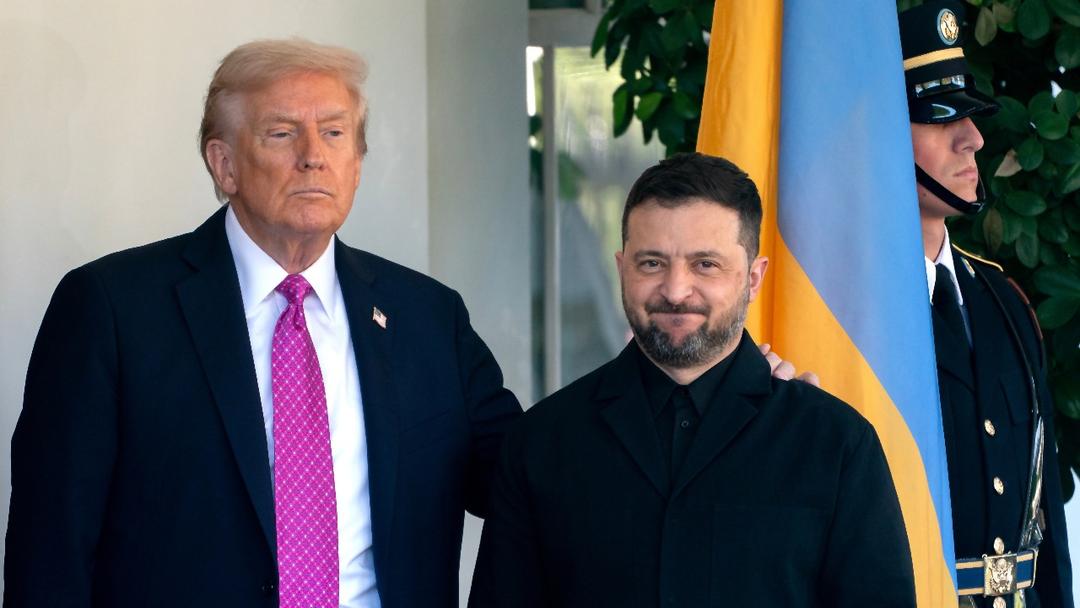 Trump Resists Zelenskyy's Call for Tomahawks, Calls for War's End Instead