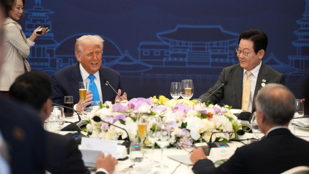 Trump, Carney Dine Together Despite Trade Tensions