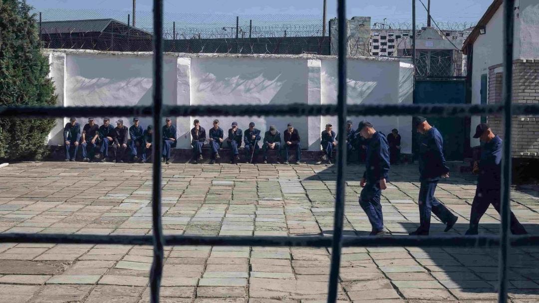 Ukraine Sentences Russian Soldier for Allegedly Executing Ukrainian POW