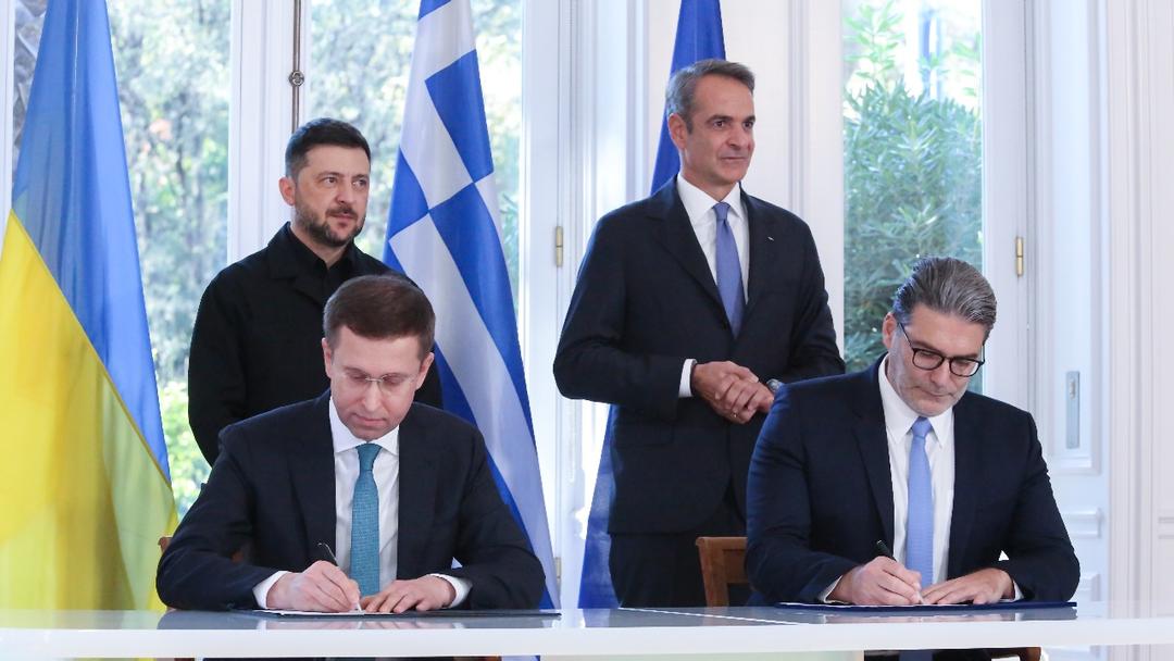 Ukraine, Greece Sign Deal for US Gas Amid Russian Attacks