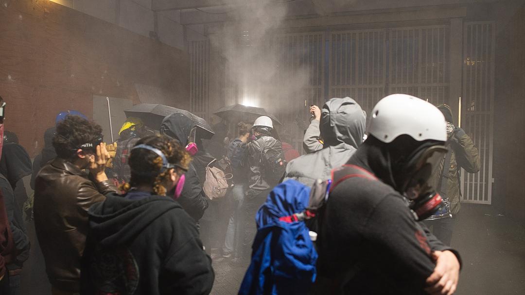 Verity - Judge Temporarily Bars Federal Officers From Using Tear Gas in ...